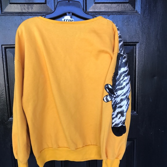 Yellow Zebra sweatshirt - Picture 2 of 2